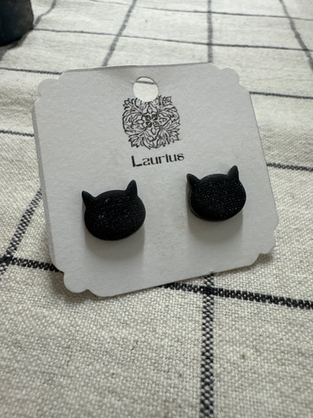 Puce d'oreille chat
