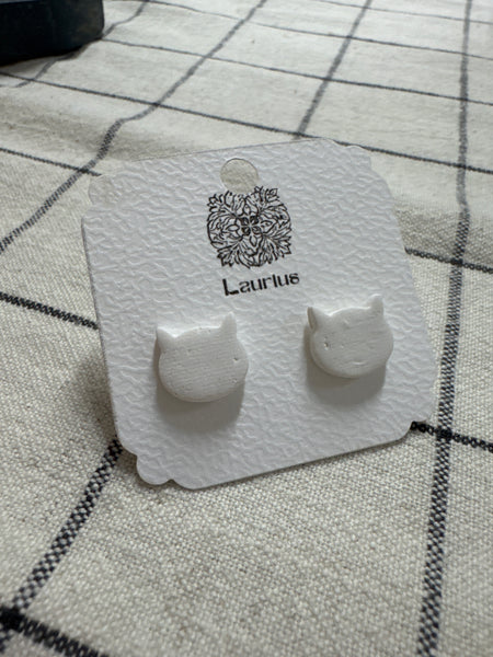 Puce d'oreille chat