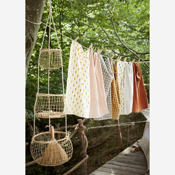 Balai de table en paille